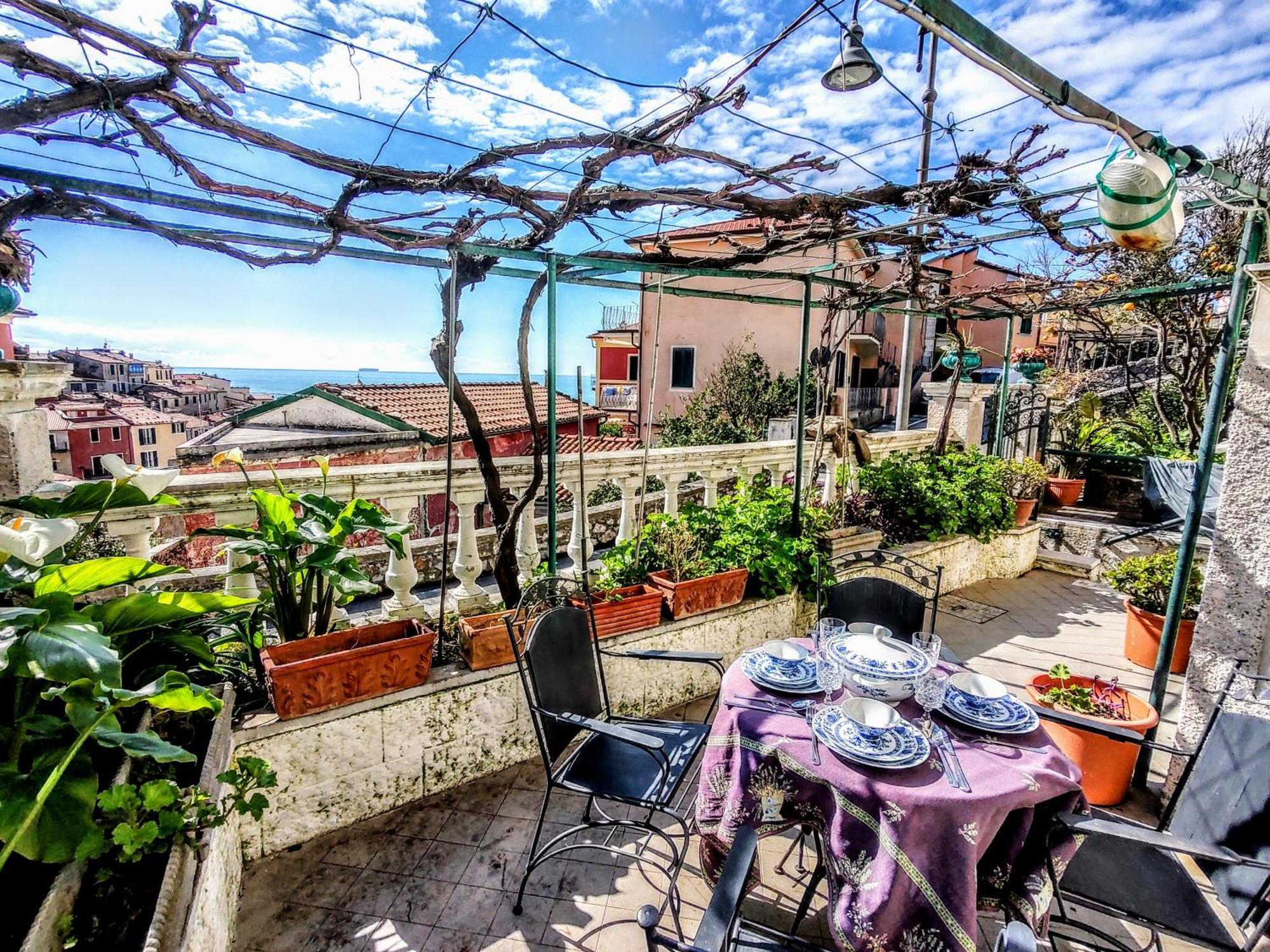 -La Terrazza Nel Vigneto- Golfo Dei Poeti Lägenhet Tellaro Exteriör bild
